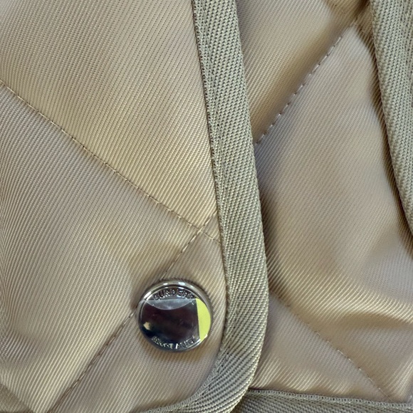 BNWOT! Never worn, only removed tags! Burberry - Quilted Barn Jacket Soft fawn L - Picture 9 of 15